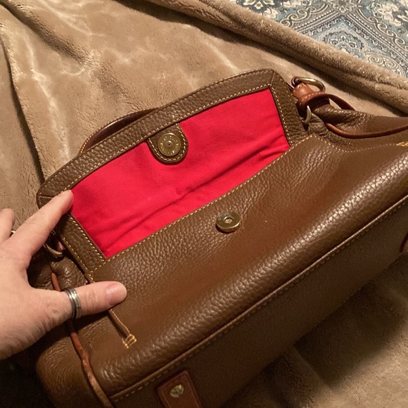 Dooney and Bourke handbag. It’s in great condition hardly ever used. - Picture 2 of 5